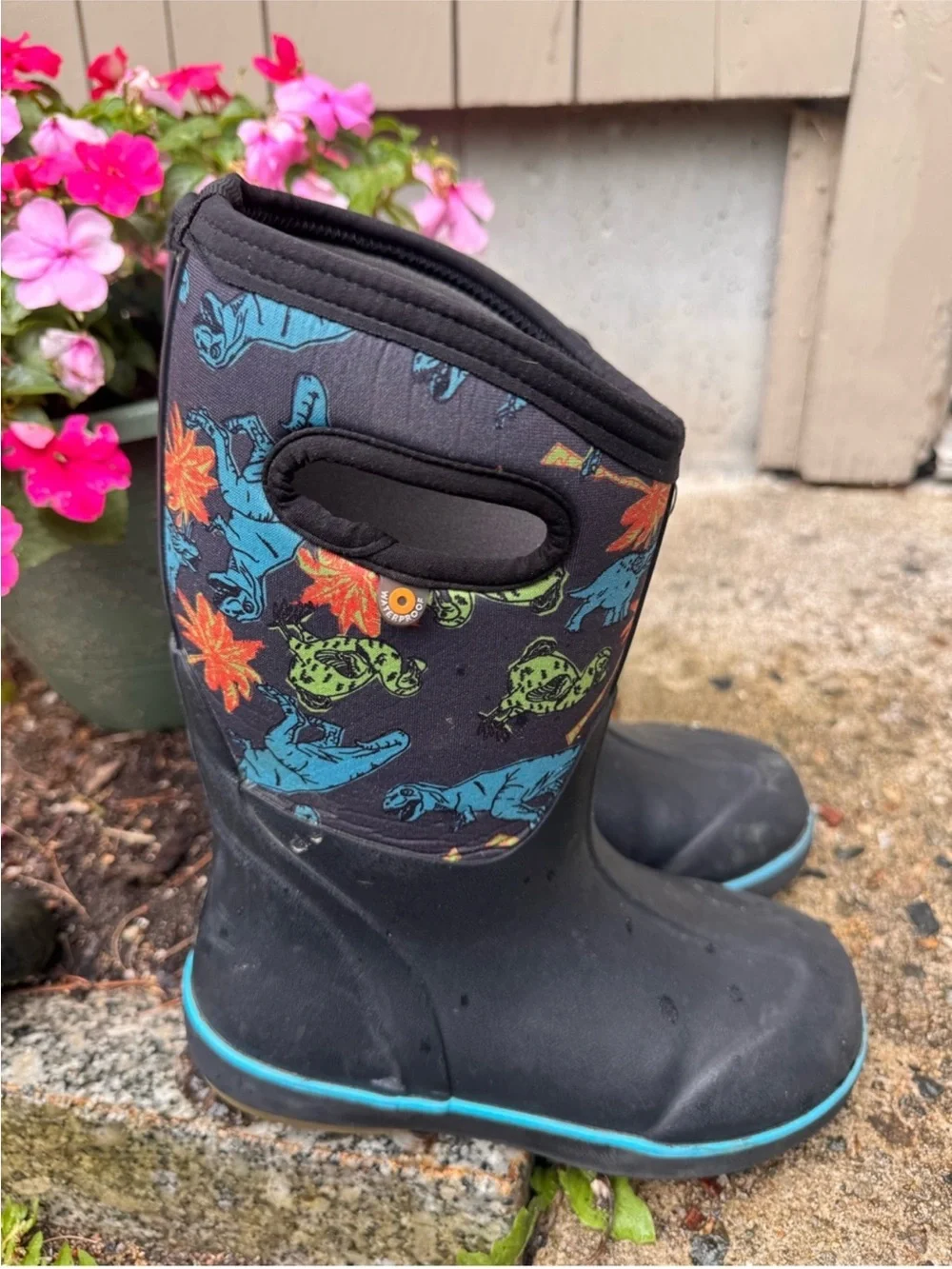Bogs Black Kids Rain Boots with Blue, Orange & Green Dino Pattern size 4 youth